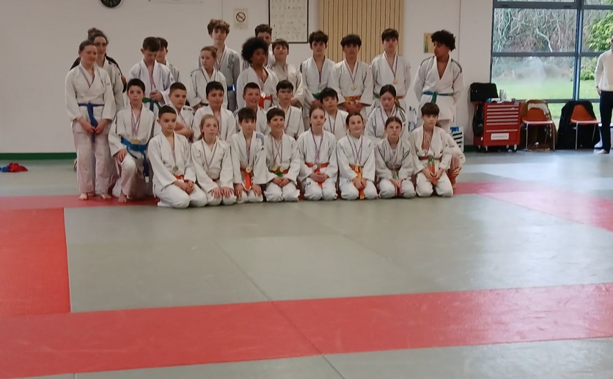 Le dojo de Caudan en mode FIGHT  avec nos jeunes Ju-Jitsuka !