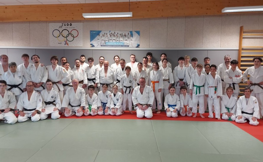 Stage d´  Arbitrage au dojo de l'  Étoile Sportive de Saint-Avé